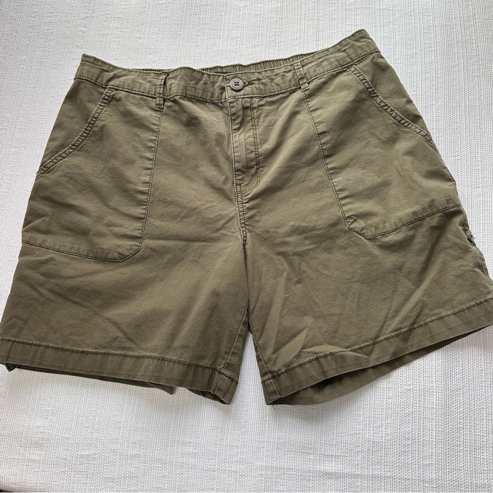 Social Standard by Sanctuary Olive Khaki Utility Shorts – Size XL